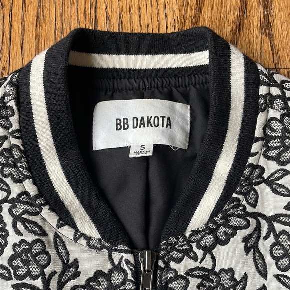 BB Dakota Black and White Floral Bomber Jacket - Picture 2 of 9